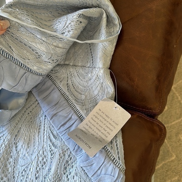 NWT harlyn powder blue lace dress medium - Picture 5 of 7